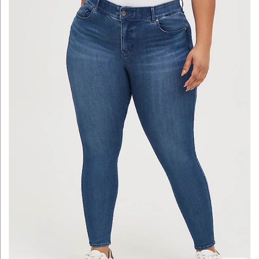 Torrid bombshell skinny jeans